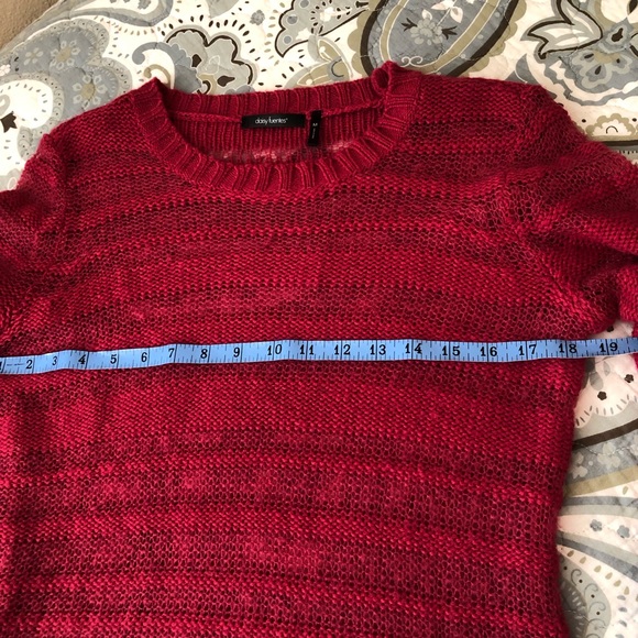 Beautiful Fuchsia Knit Pullover - Picture 6 of 9